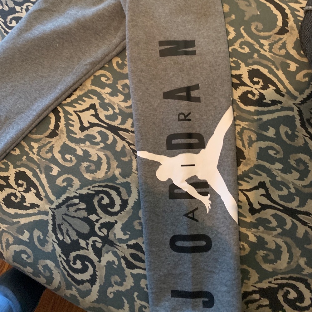 Boys Jordan brand joggers with pockets